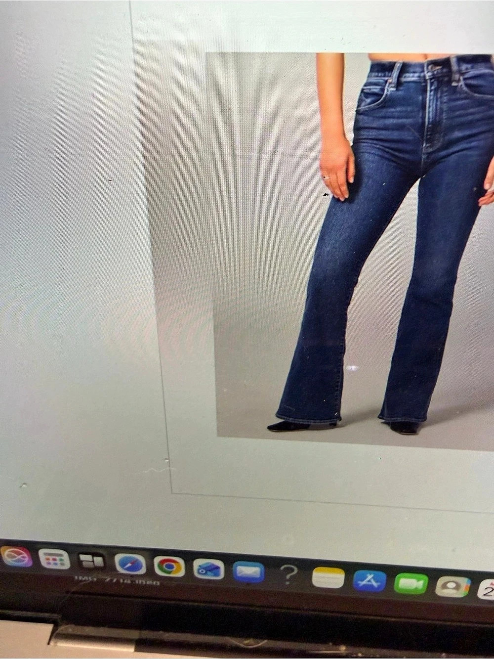 NWT Abercrombie & Fitch High Rise Flare Jean Jeans Blue Waist 33. Inseam 30”